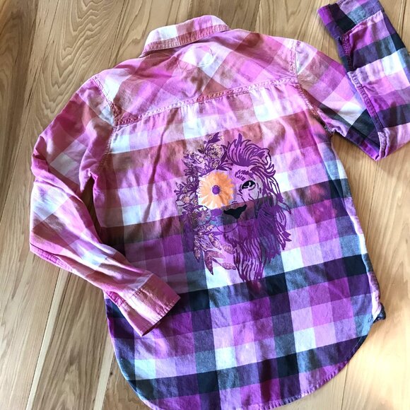 Bleached Flannel Shirt, Size Small Petite:  Upcycled Painted Fancy Lion - Picture 8 of 13